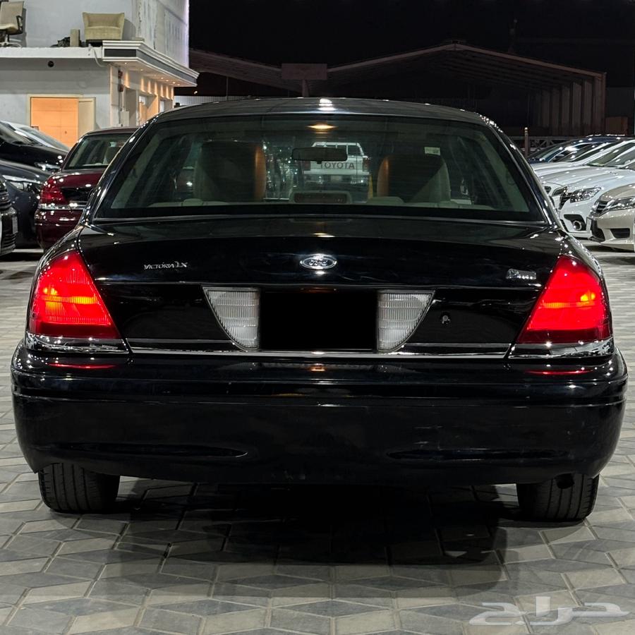 Ford Crown Victoria 201163618265337346112