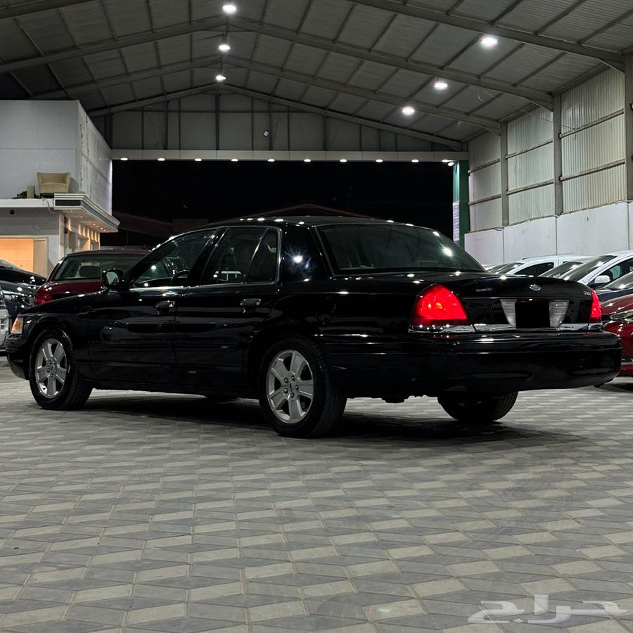 Ford Crown Victoria 201163618265337346113