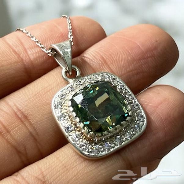 قلادة نسائية موزنايت ( بديل الالماس )64402734481793110