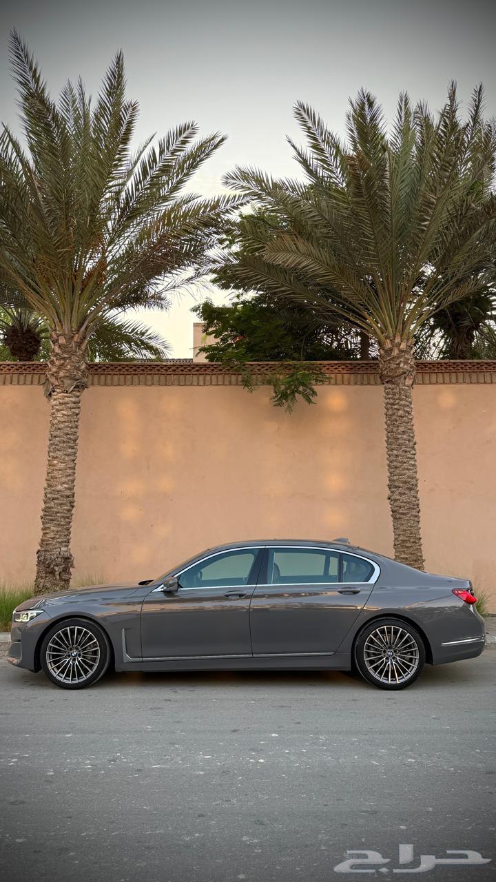 BMW 730i 202163618250486147112