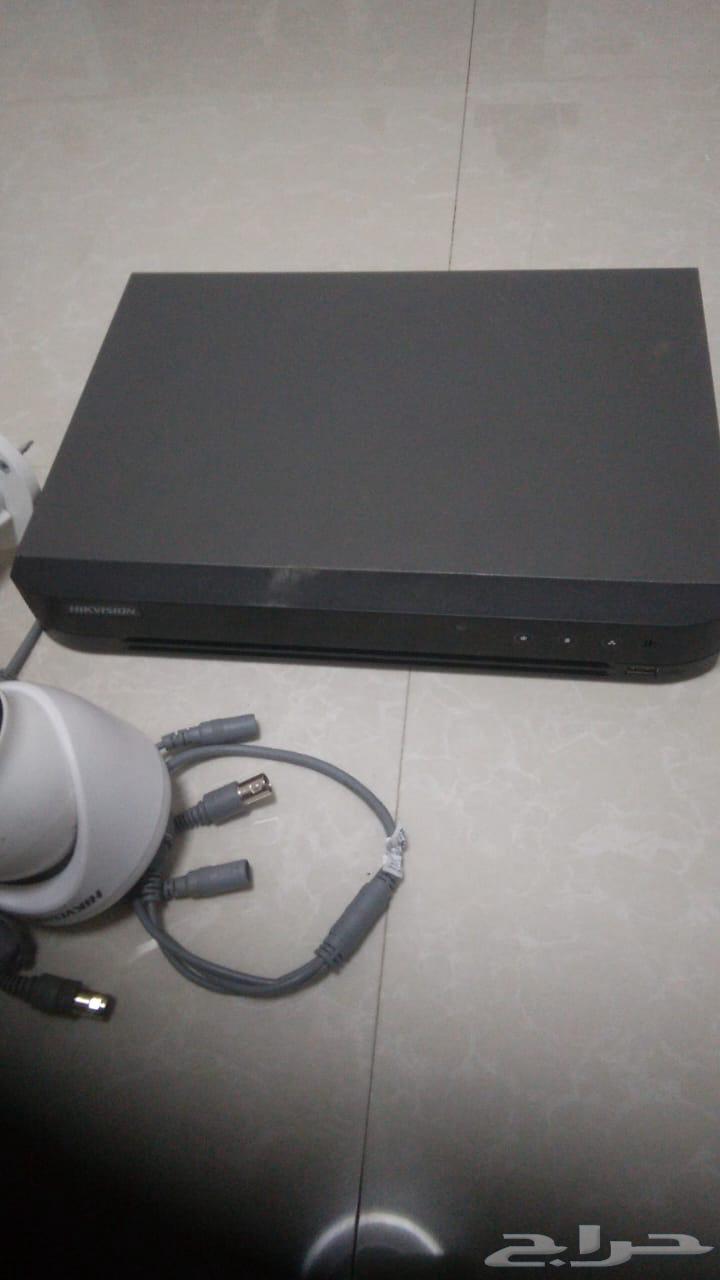 كاميرتين مع جهازها للبيع شبه جديده64404889932546110