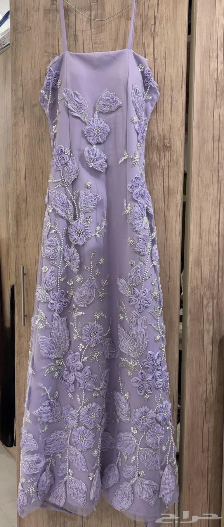 فساتين للبيع الكبير مقاس 6 xs والصغير يلبس من 6 الى 7 سنوات64402789939458112