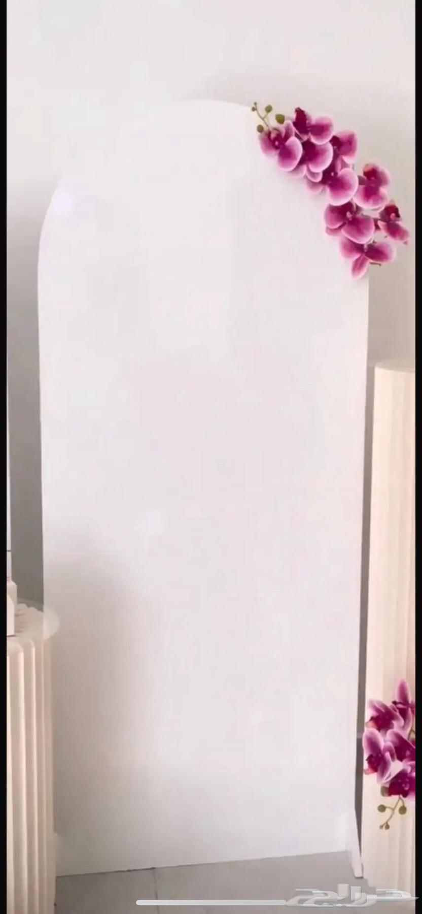 Reception Tables Stand and Backgrounds64404875868546112