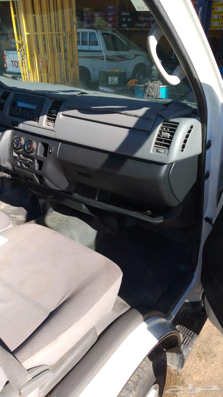 Hiace Bus for Rent, 15 Passengers, Model 201063618251294851112
