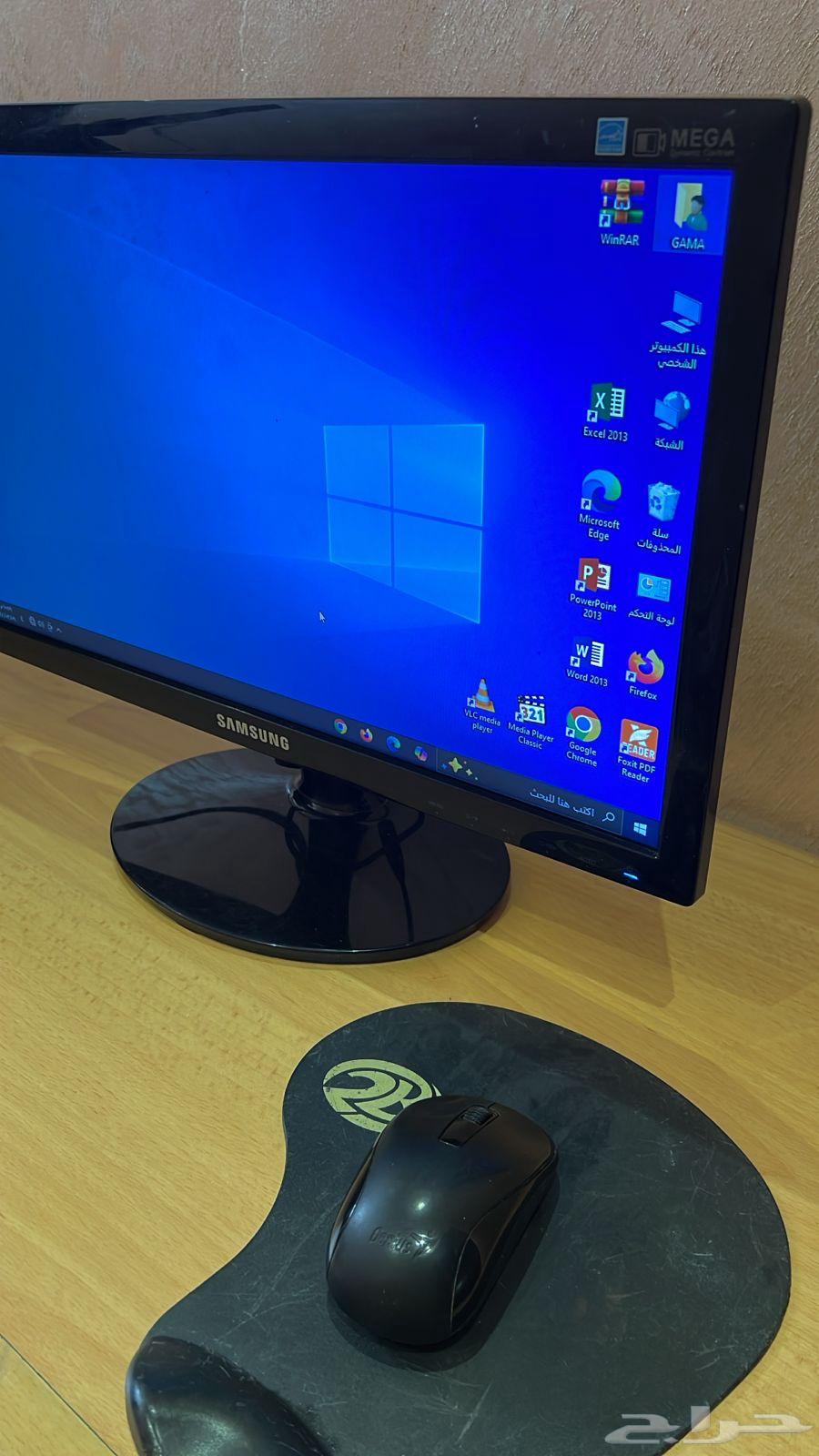 طاولة كمبيوتر وجهاز كمبيوتر ورسيفر وجهاز فيديو64404625305601110