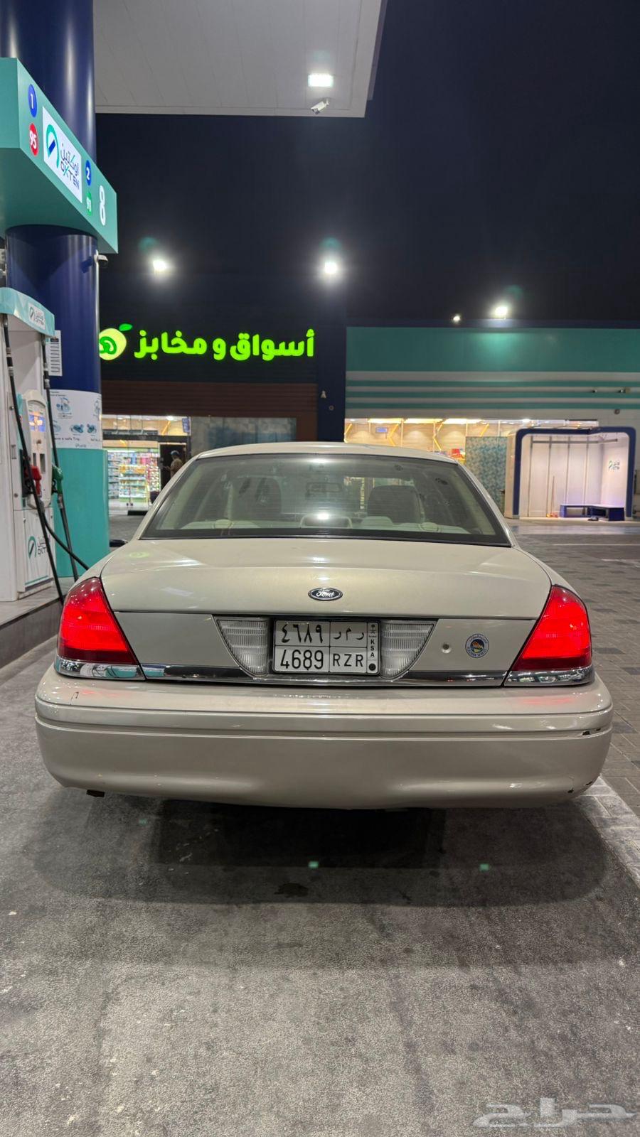 للبيع فورد كراون فكتوريا 2011 ماشي 238 الف قير ماكينة سليم64558878163714110