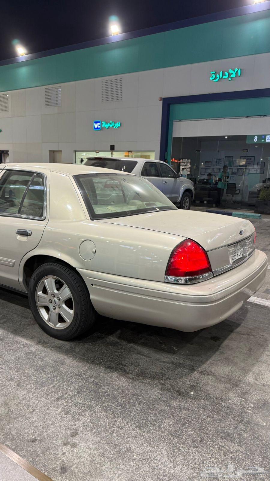 للبيع فورد كراون فكتوريا 2011 ماشي 238 الف قير ماكينة سليم64558878163714114