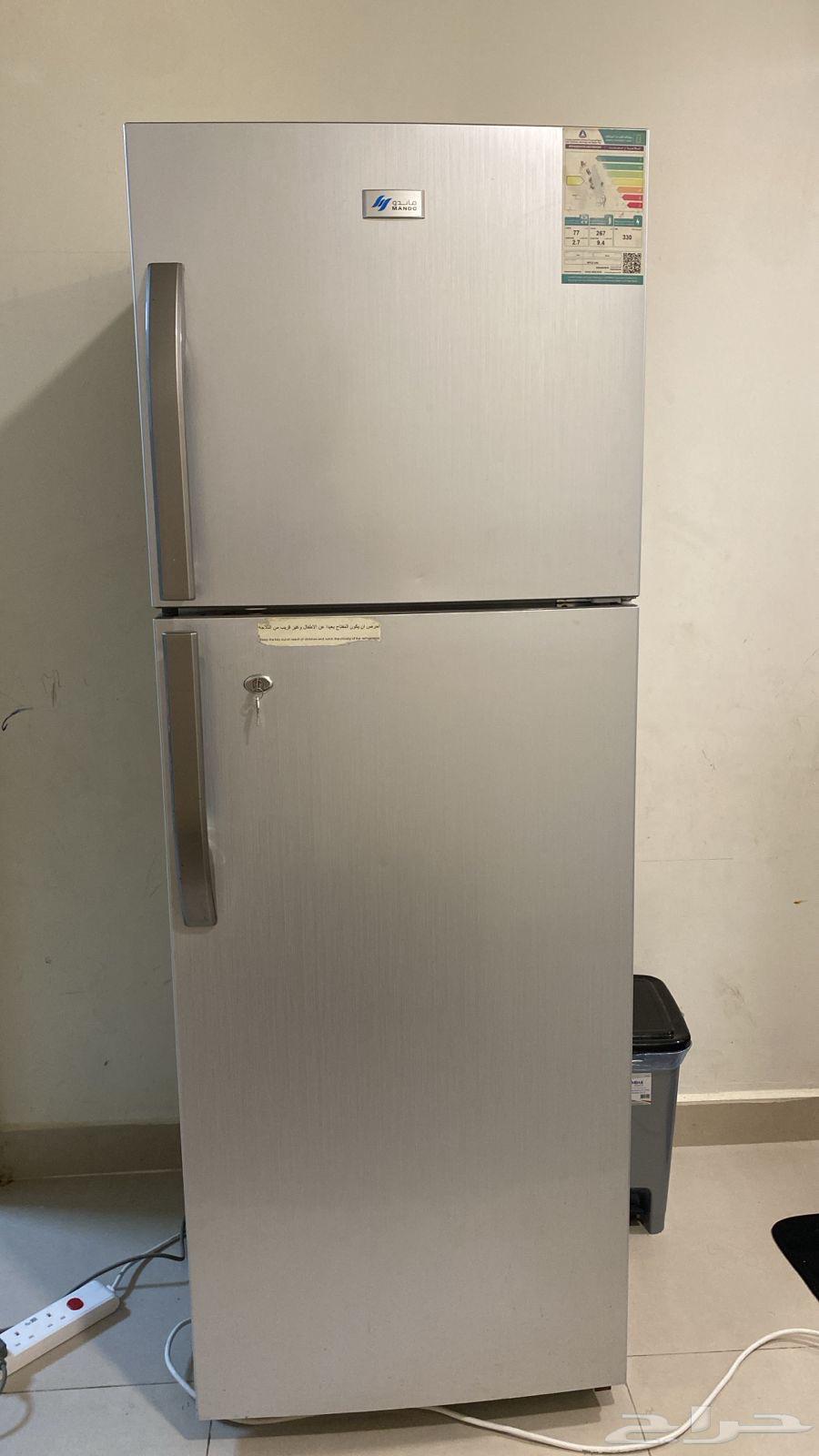 فرن وثلاجة 9.4 قدم بحالة ممتازة للبيع64395601039618113