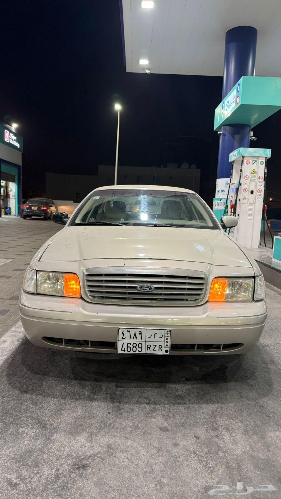 للبيع فورد كراون فكتوريا 2011 ماشي 238 الف قير ماكينة سليم64558878163714112