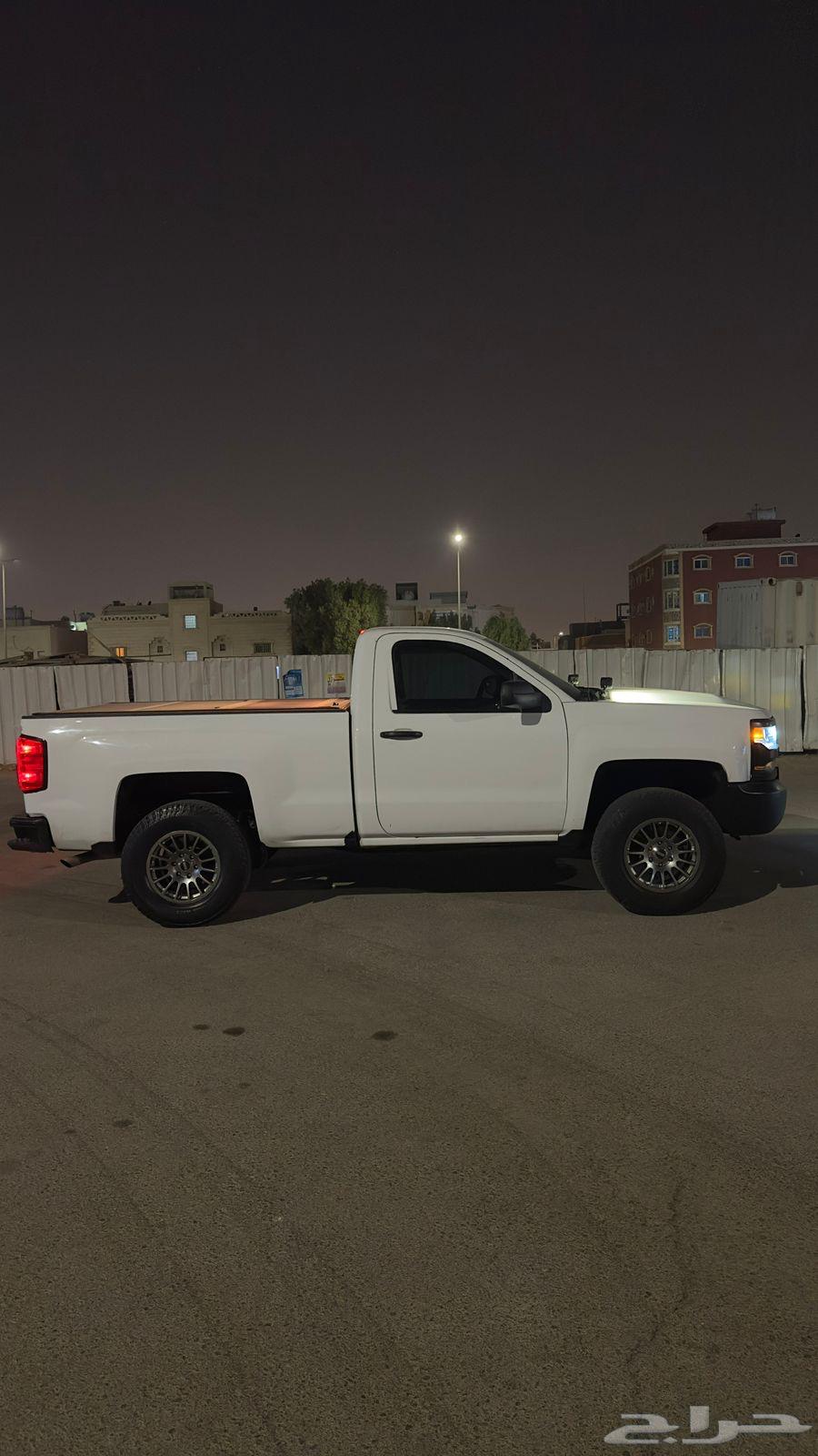 Silverado 17 for sale, clean with low mileage63618151153793113