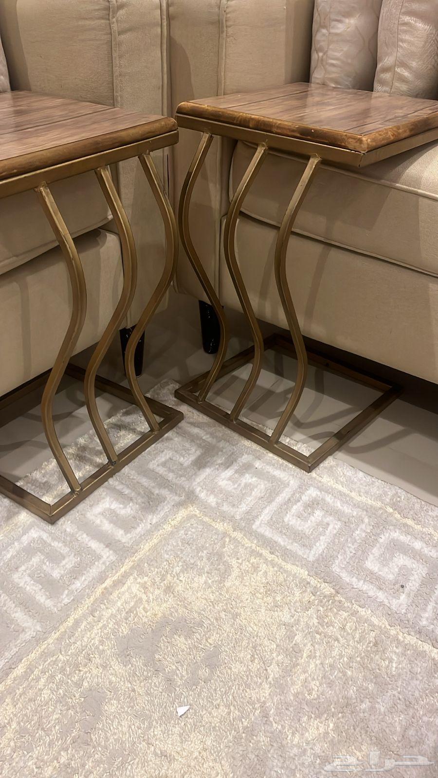 Semi-new table with three service tables64403586398210111