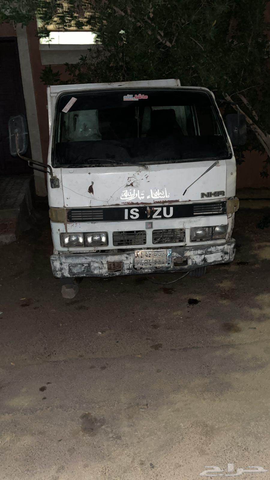 A vehicle of Isuzu type63618155424641112