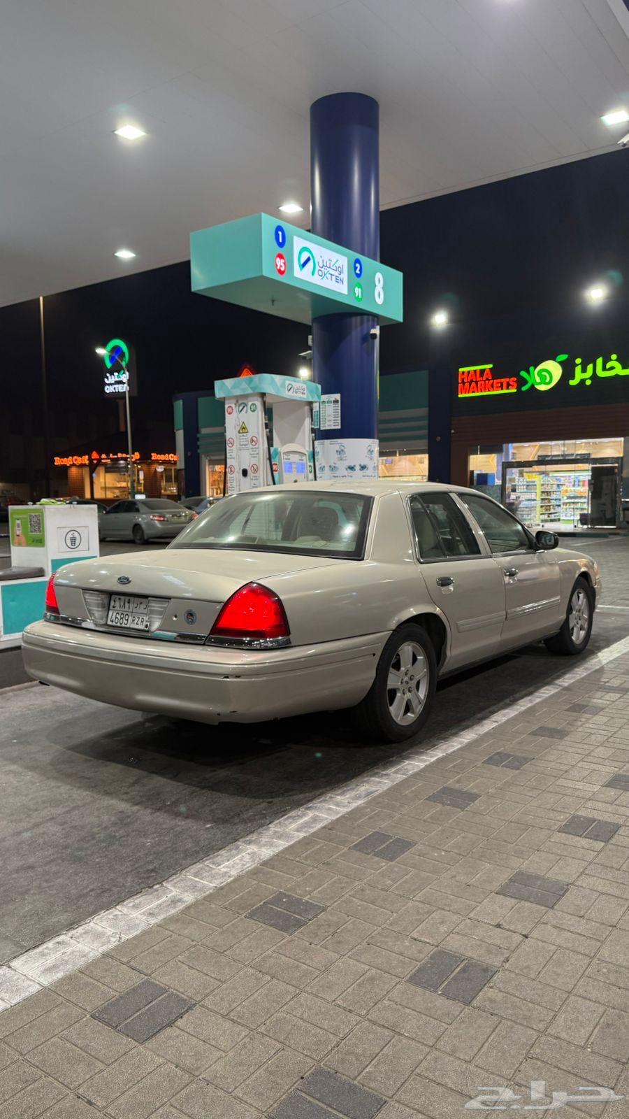 للبيع فورد كراون فكتوريا 2011 ماشي 238 الف قير ماكينة سليم64558878163714111