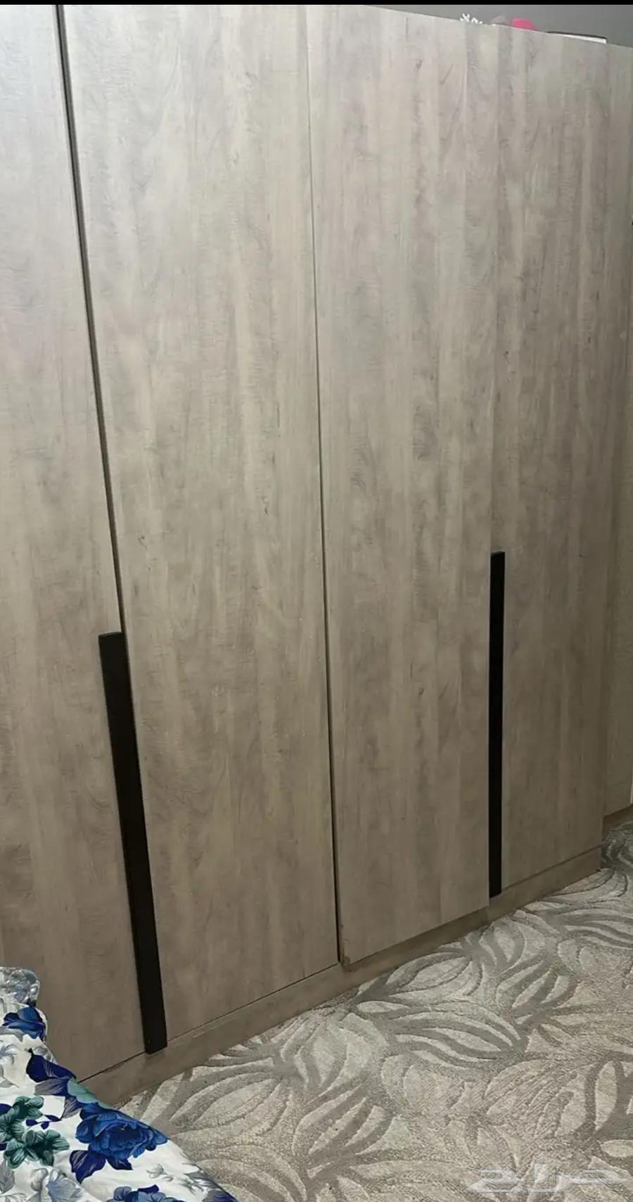 King size bed two meters by two meters and a two-meter display cabinet64403251140225111