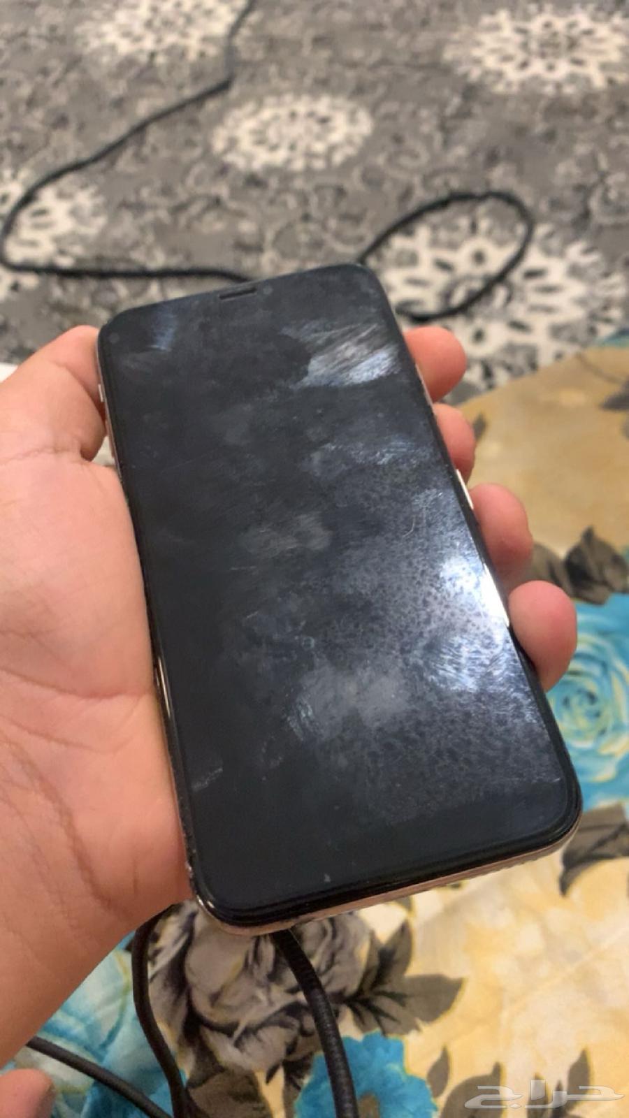 للبيع آيفون بس مشكله سلك بطاريه64405694114306110