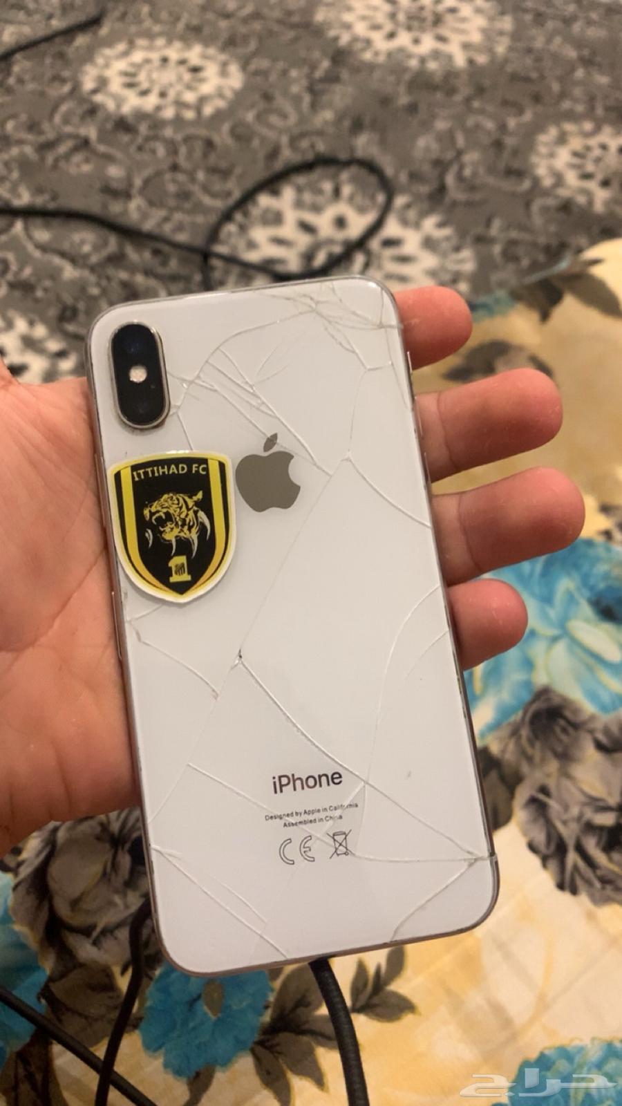 للبيع آيفون بس مشكله سلك بطاريه64405694114306111