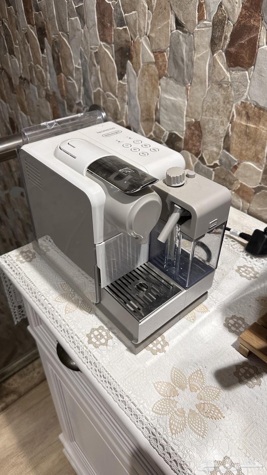 ماكينة قهوة إيطالية Nespresso Lattissima Touch64405778081665110