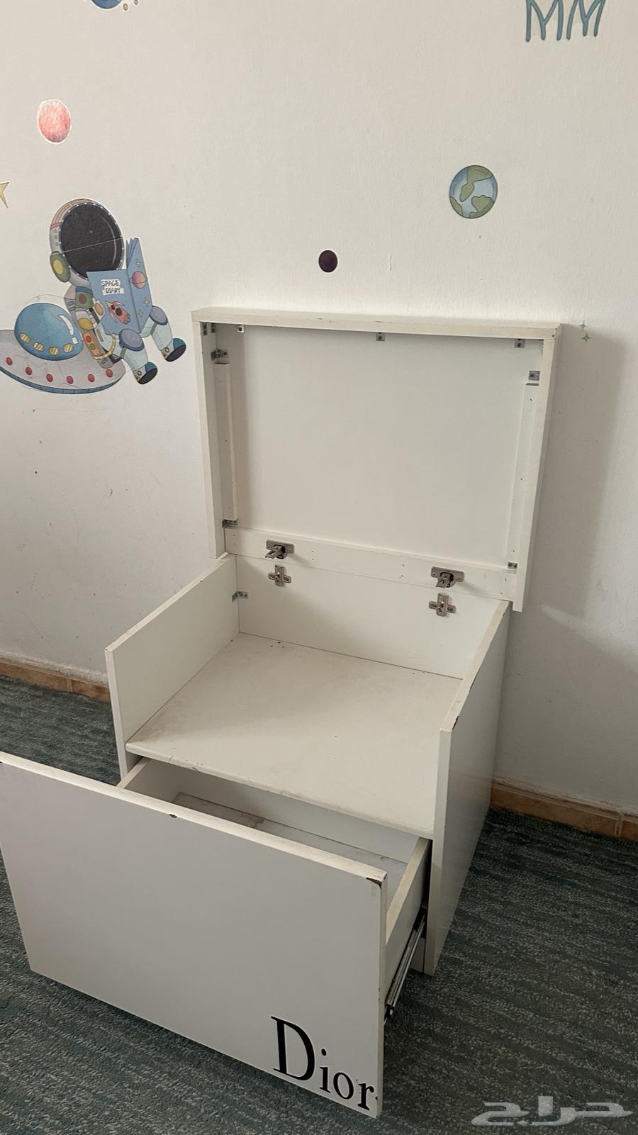 سيارة لعب ودولاب بدرج صغير64407461288834113