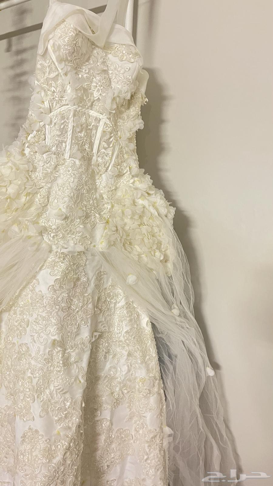 فستان زفاف مع الطرحه للبيع ملك64409087636866111