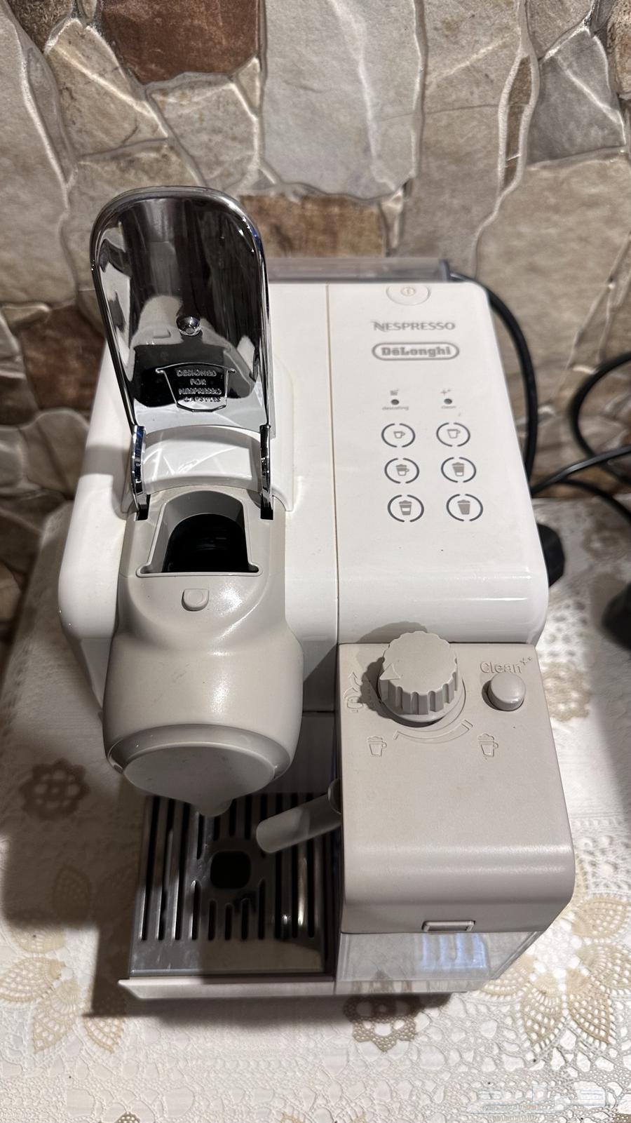 ماكينة قهوة إيطالية Nespresso Lattissima Touch64405778081665111