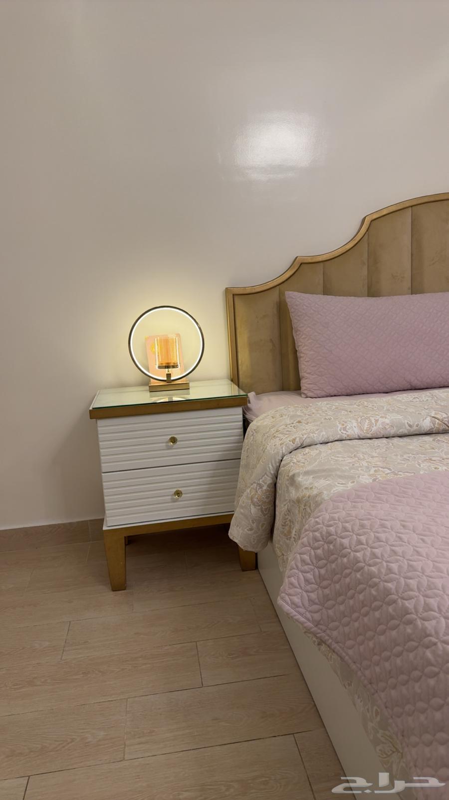 غرفه نوم استخدام جديد والله64410723462401111