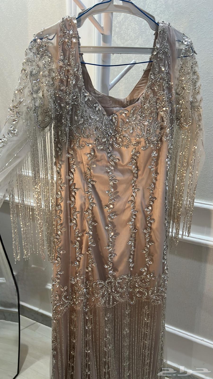 فستان سهره الاستخدام خمس ساعات سعر الشراء2000 سعر البيع70064411216204161112