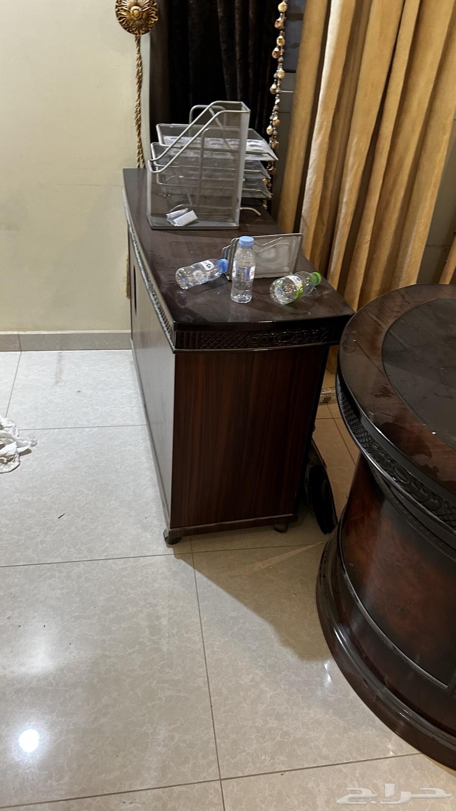 Luxurious and Elegant Complete Office64410595036931110