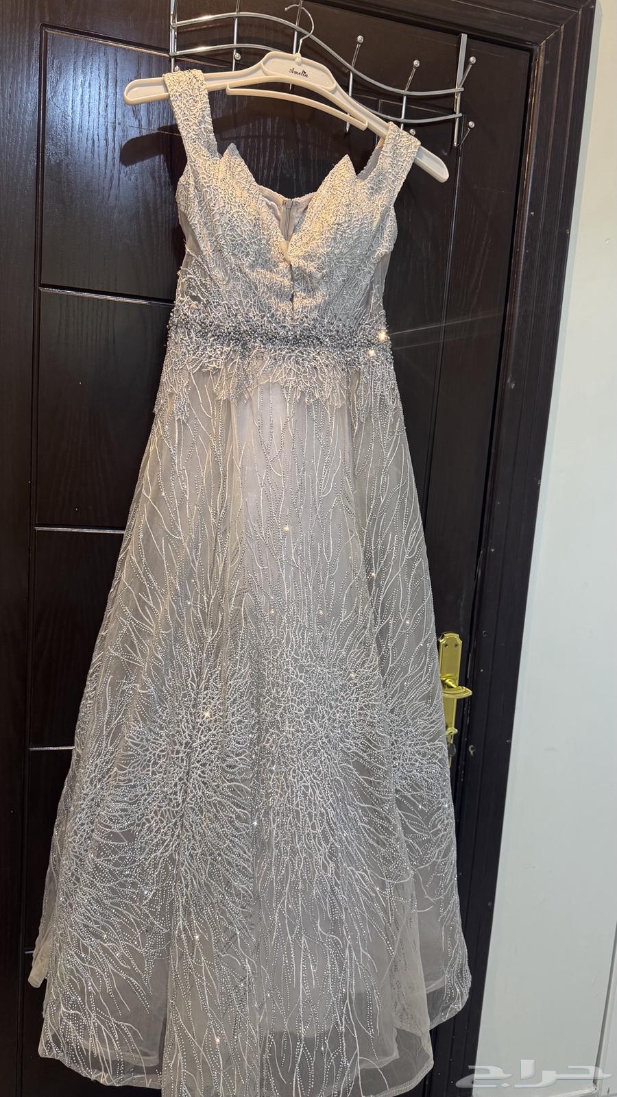 فساتين شبه جديدة للبيع64409934891011111