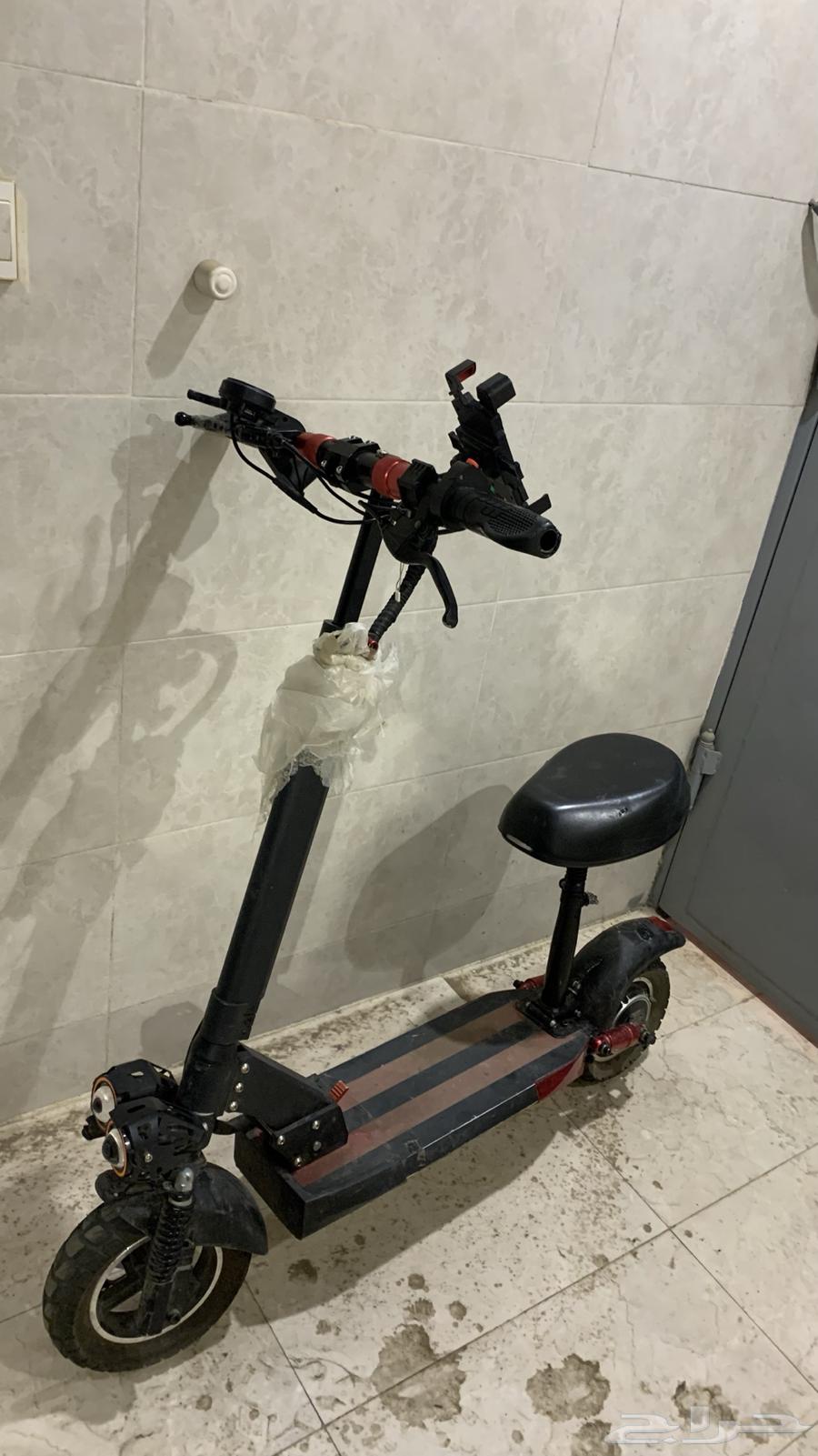 اسكوتر استخدام جديد والله سريع فيه مواصفات جيده اموره كل شي64411108470785112