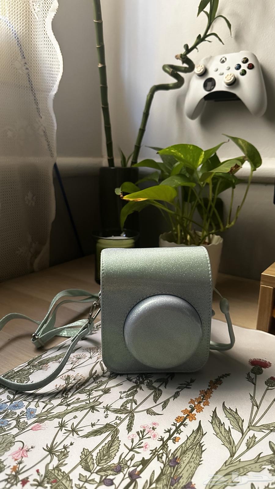 Instant Camera64408892168834112