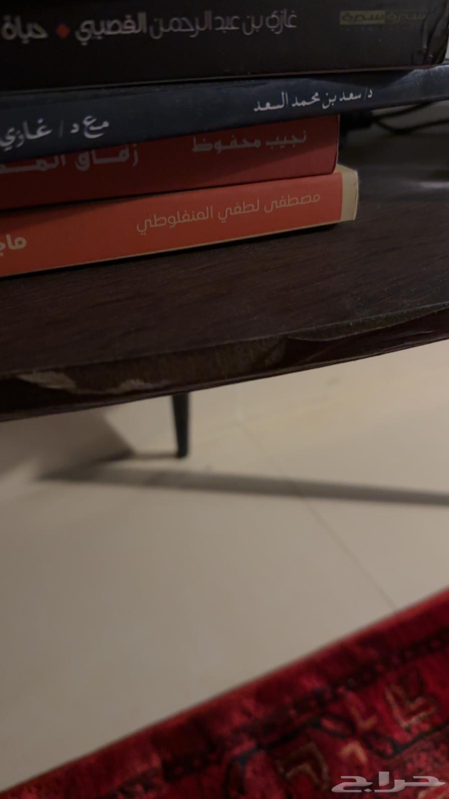 طاوله للبيع64411755111042111