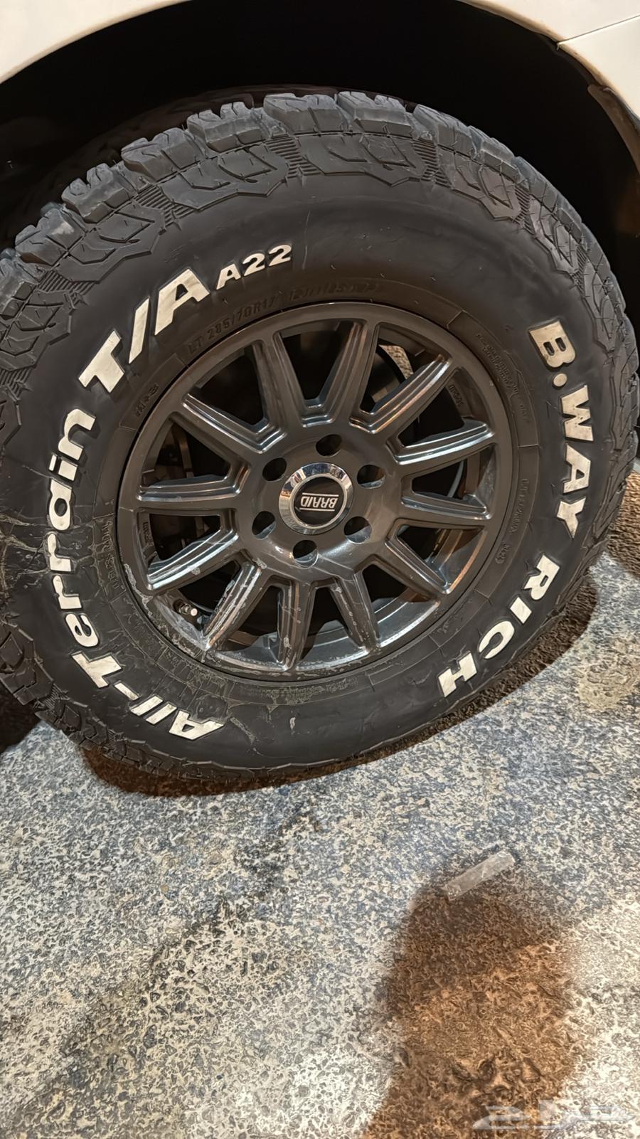 كفرات حجريه مقاس 17 للبيع او البدل بكفرات هامان نقشة شاهين64568865732097110