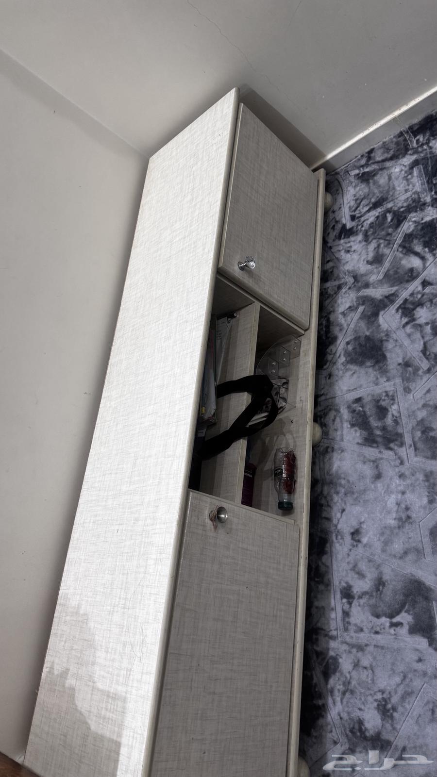 Closet for abayas and TV cabinet ..64409212926723112