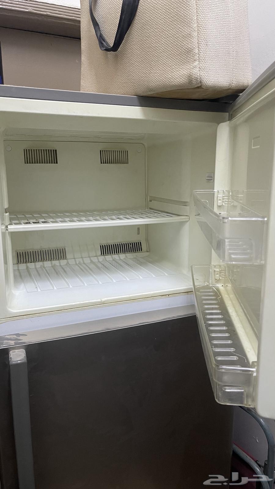 ثلاجة من نوع xper64408822309122111