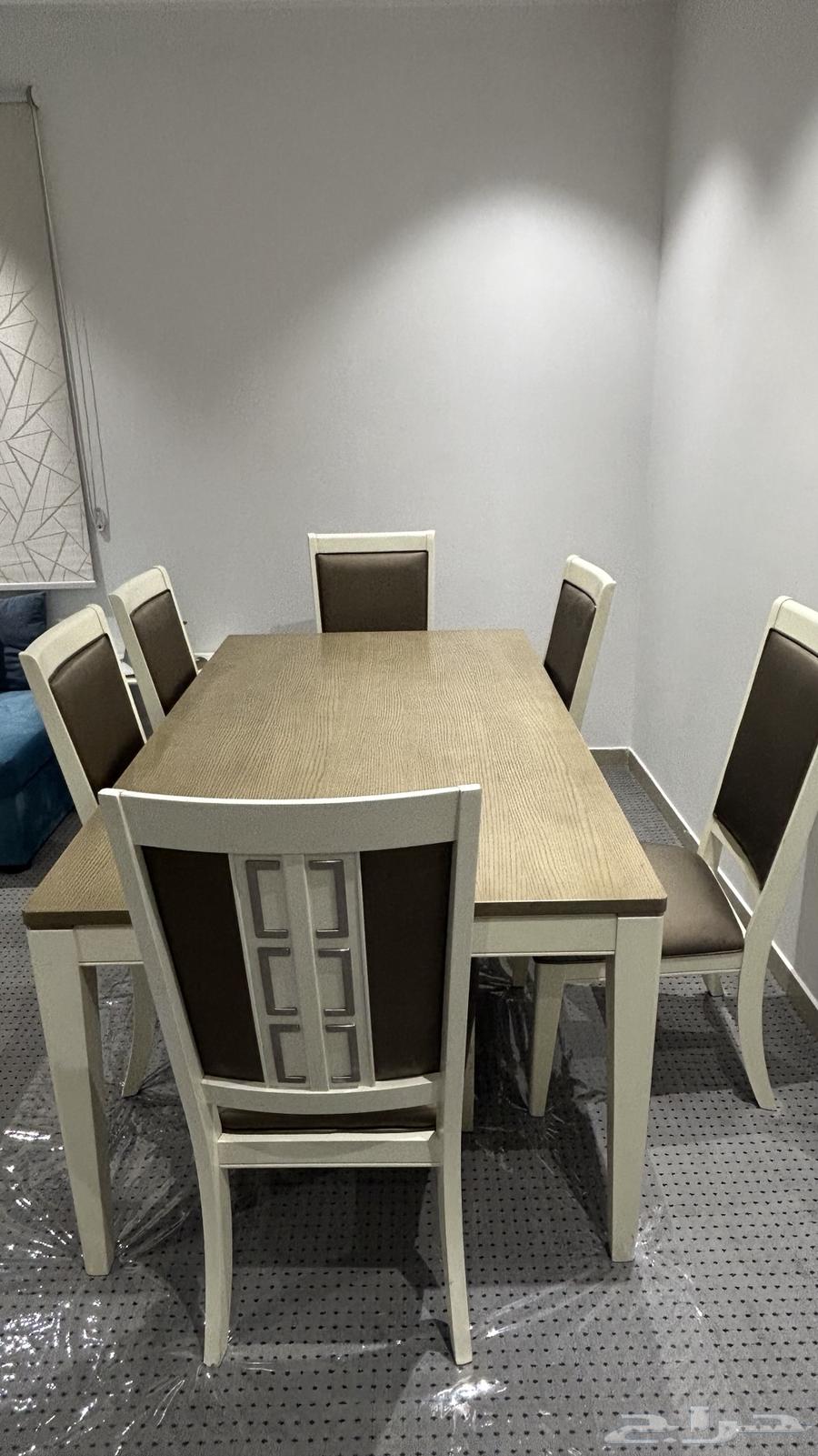 طاولة طعام 6 أشخاص نظيفه جدا64407489386241113