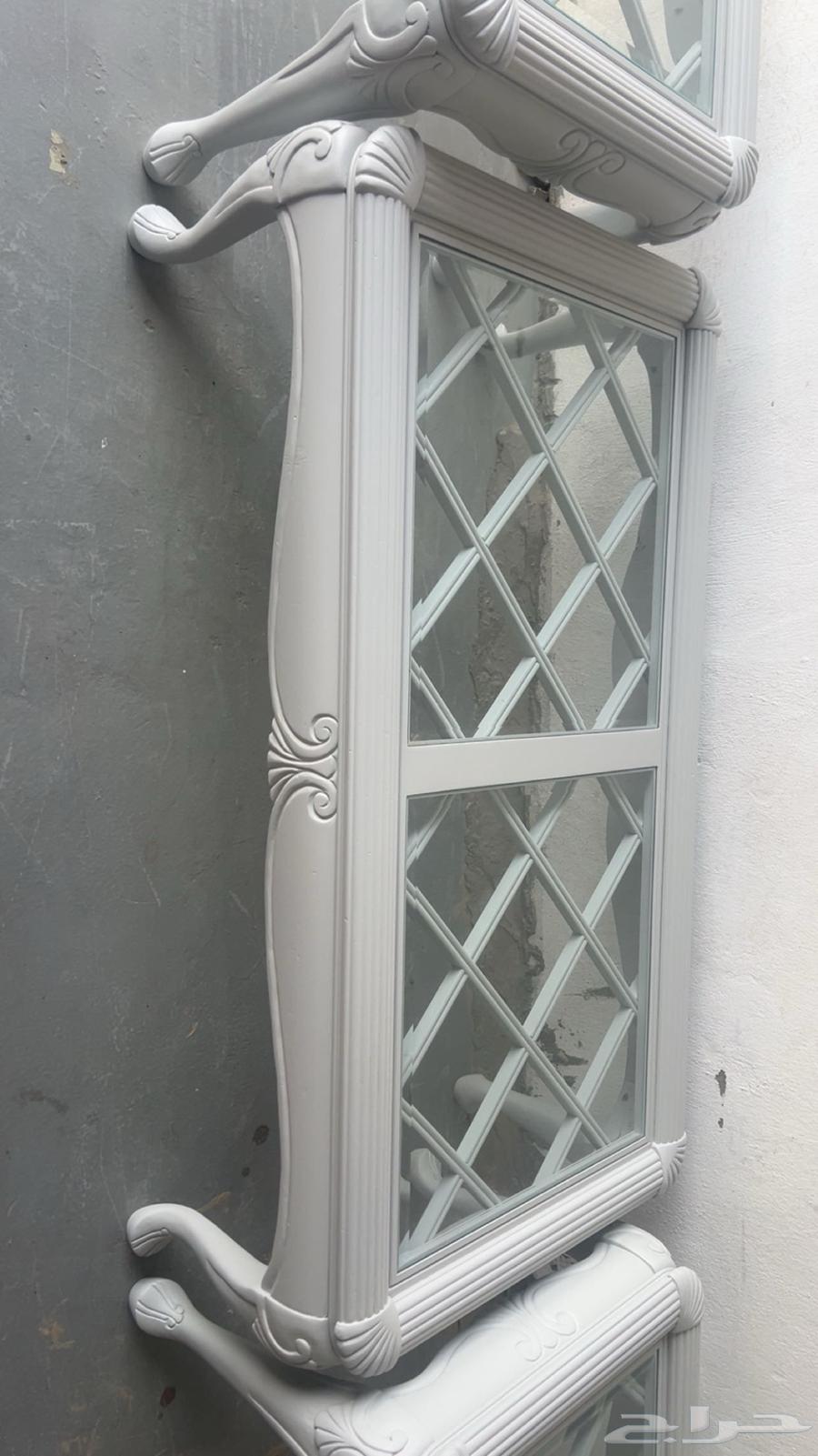 Wooden tables64408794352899111