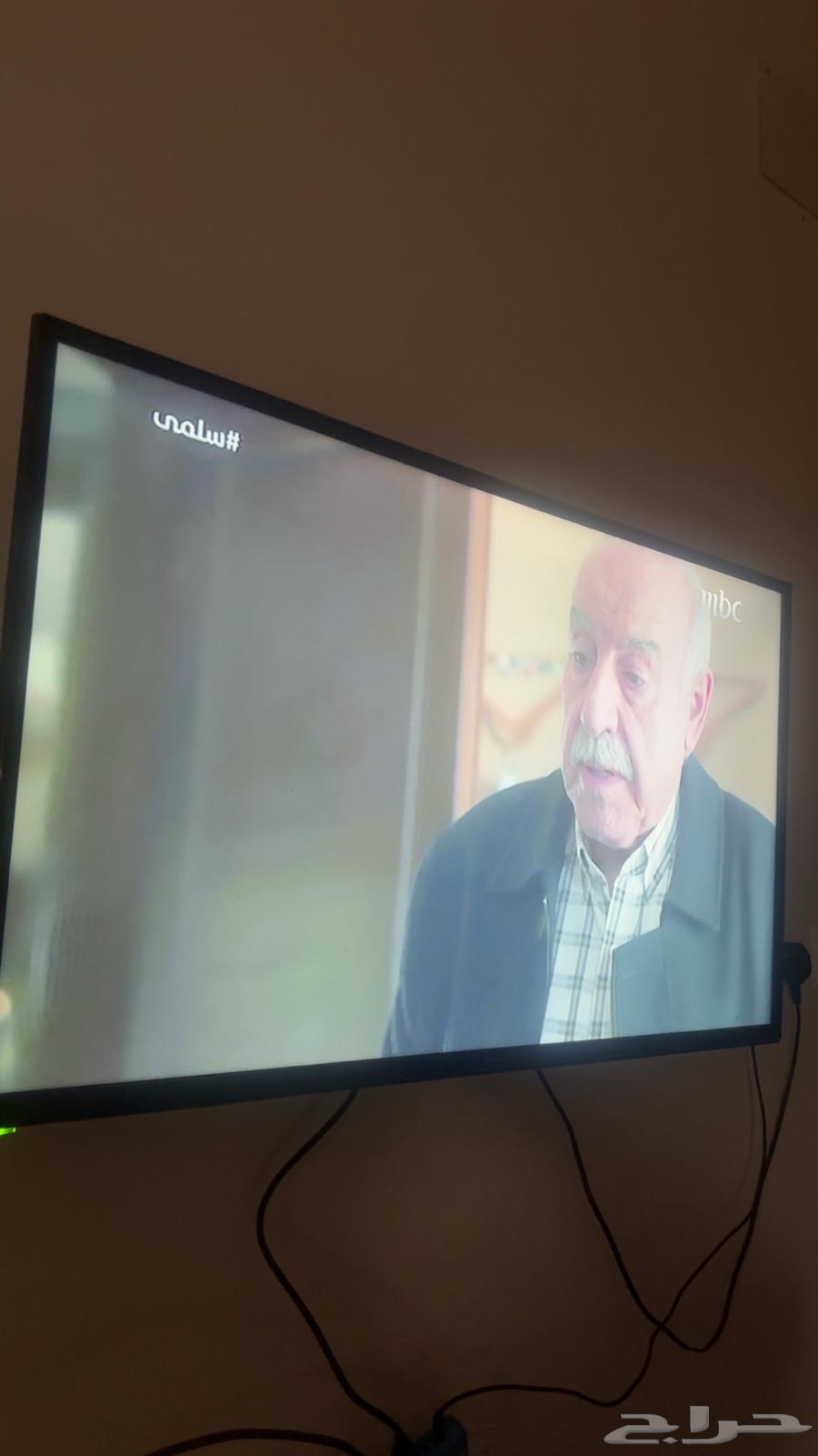 شاشه تلفزيون64406987781379110