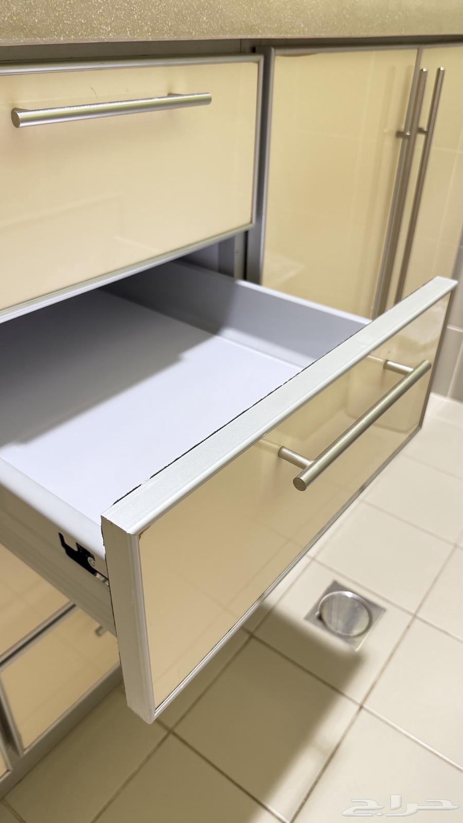 مطبخين في حالة ممتازة جدا  واستعمال نظيف64409338776449113