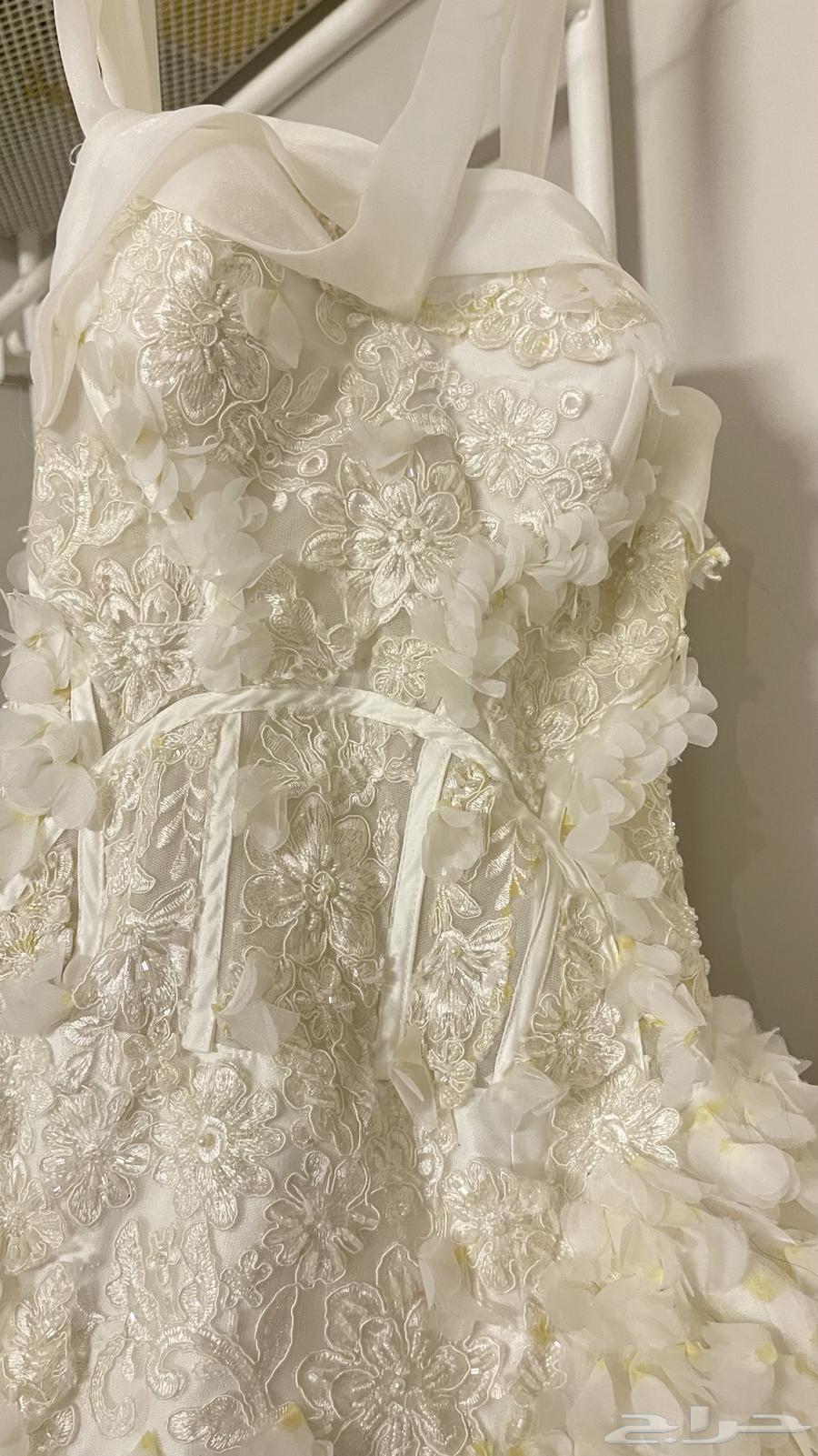 فستان زفاف مع الطرحه للبيع ملك64409087636866110