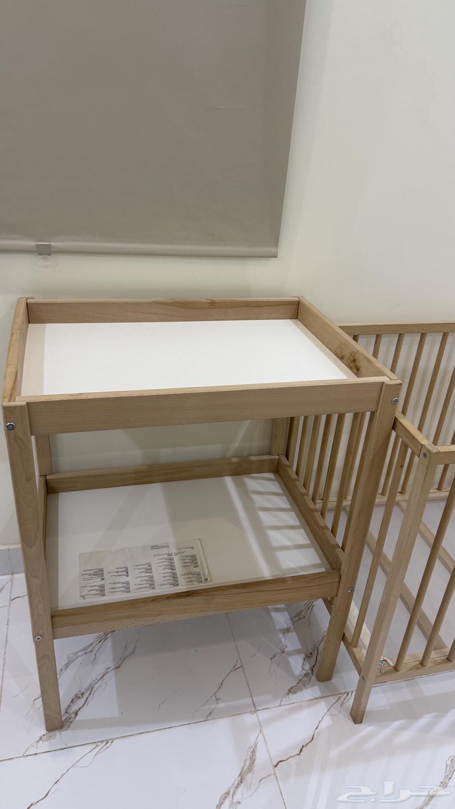 سرير ايكيا مع طاولة تغيير البيبي64405930295169111