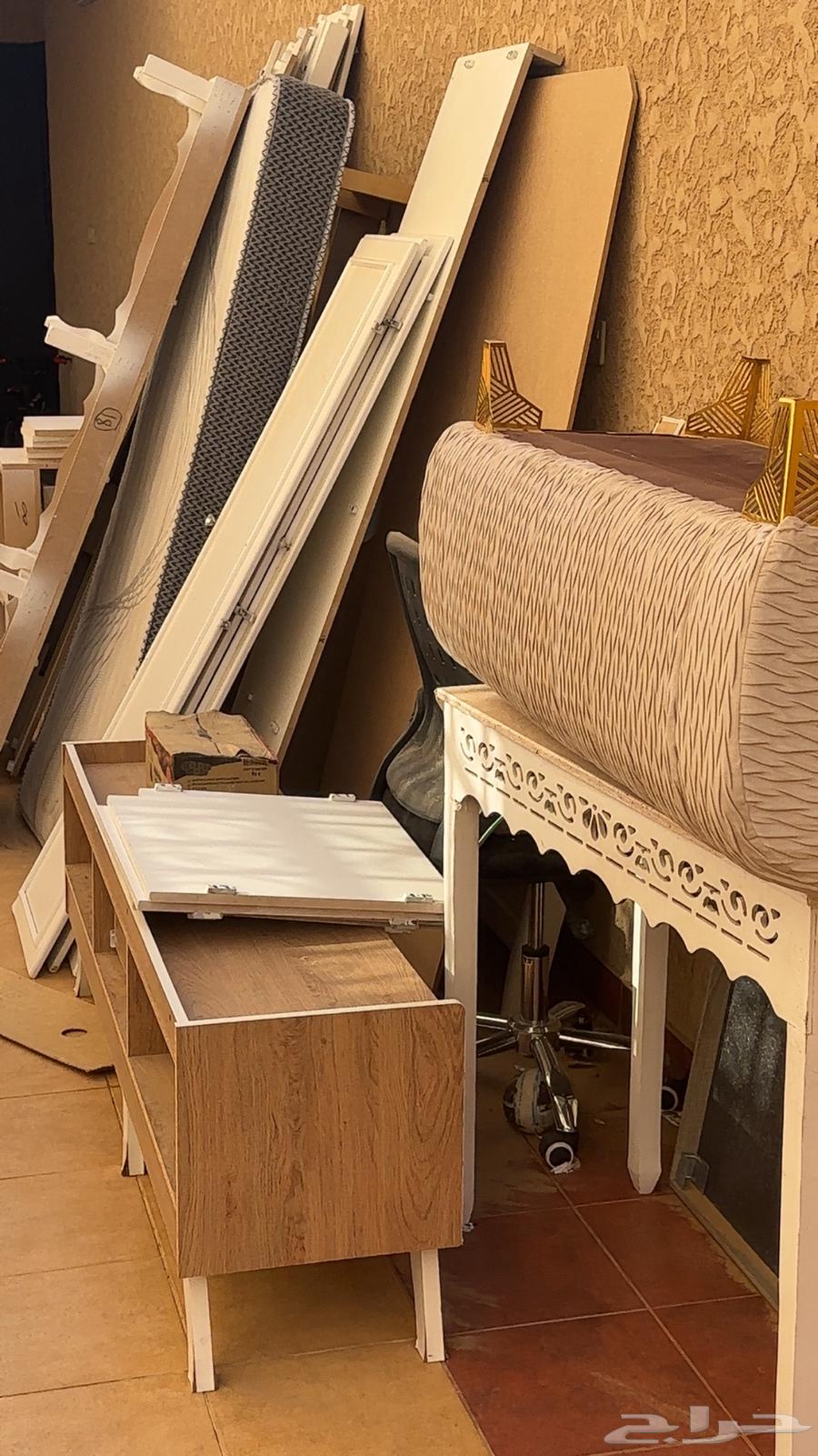 للبيع غرفة نوم مع السرير مع أغراضه64408822292739112