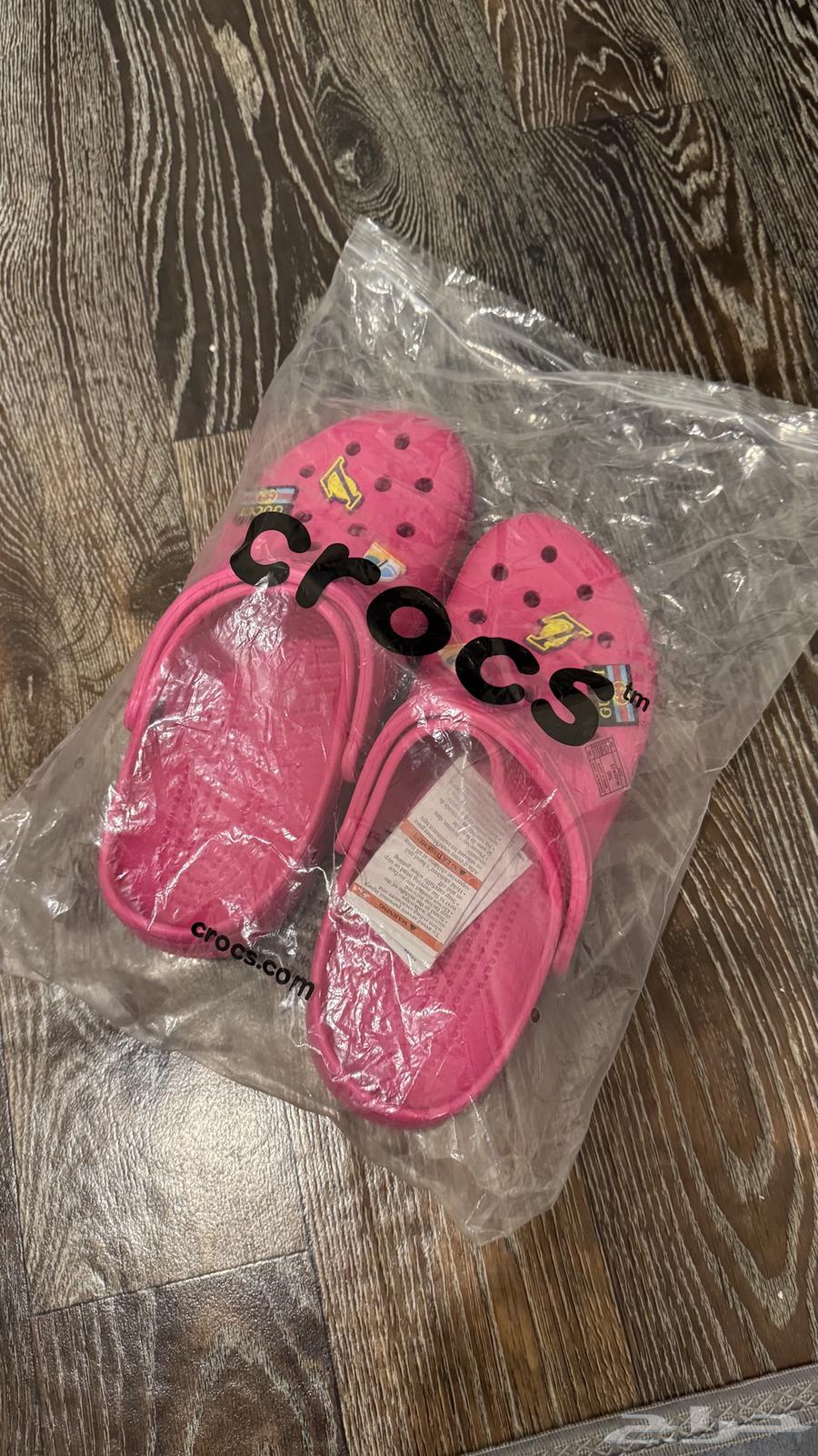 كروكس وردي للبيع64405306549762111