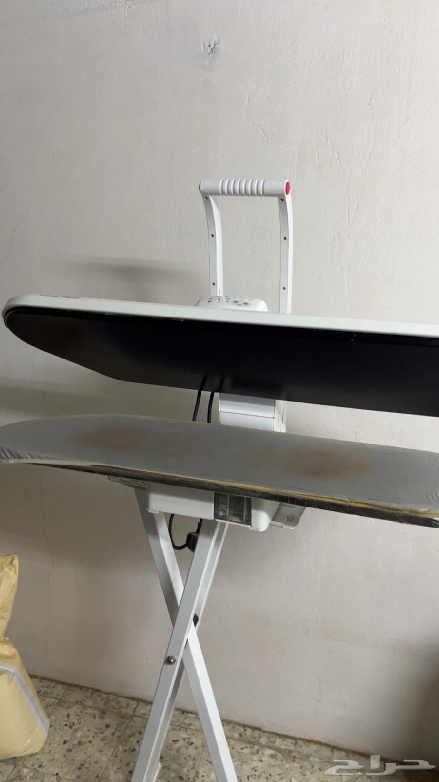 مكبس بخار ملابس بحالة ممتاز64406165827330111