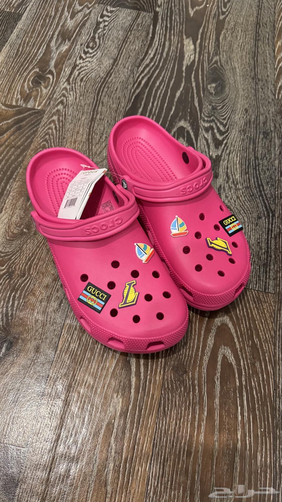 كروكس وردي للبيع64405306549762110