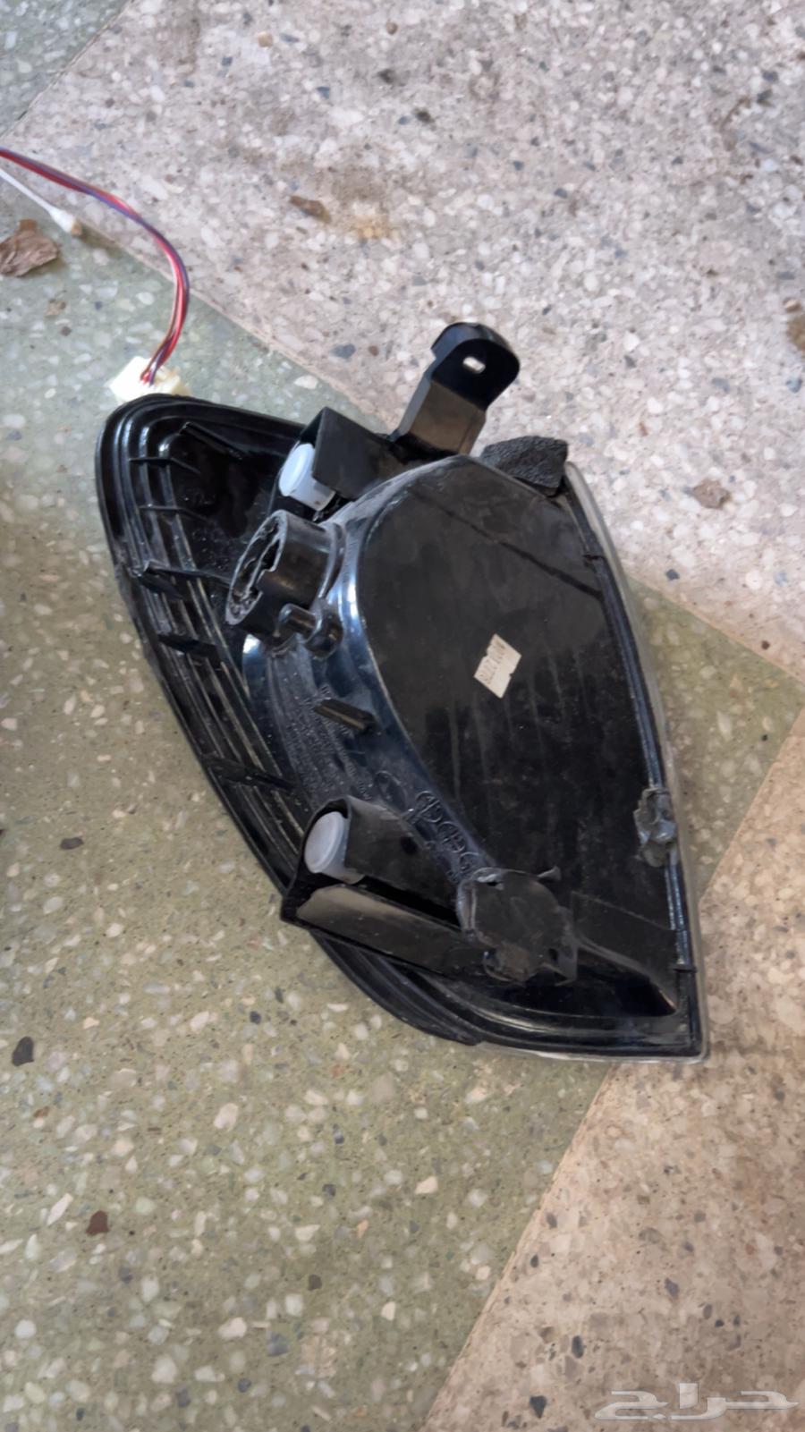 ركن شمعه يمين لاندكروزر 200464565033968259111