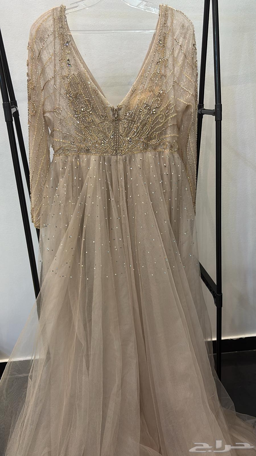 فستان فخم للبيع64409324660737112