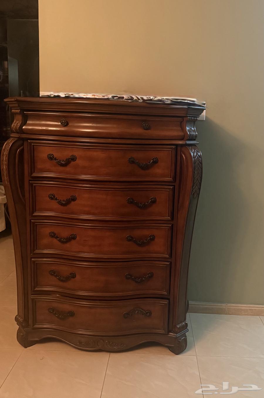 غرفة نوم شبه جديده64411982490753112