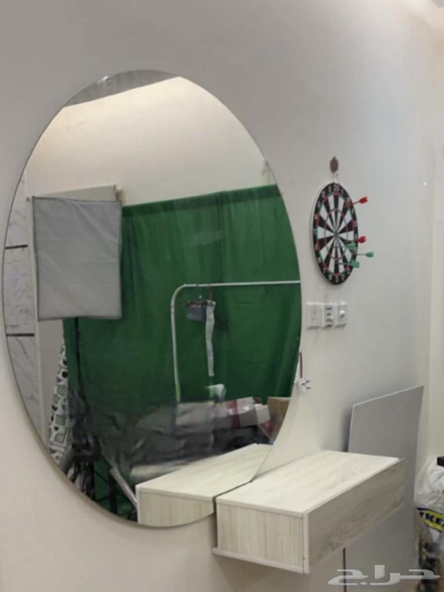 Mirror with drawer64409059552385110