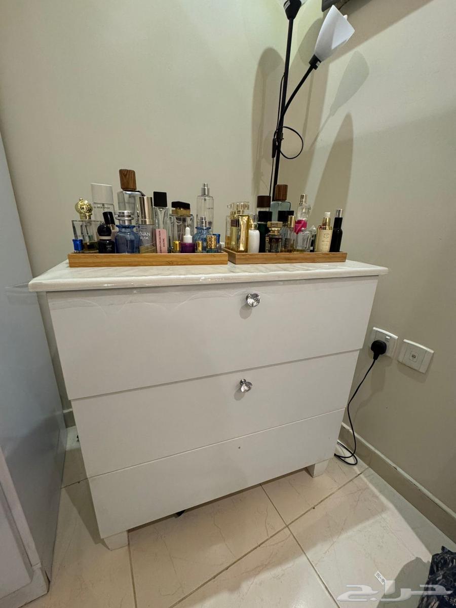 طقم اثاث غرفة نوم ( دولاب   تسريحة   شوفنيره )64408021020546110