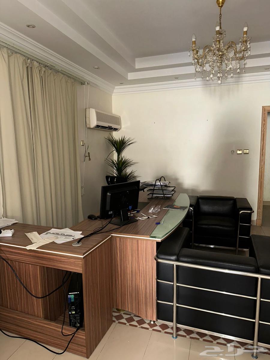 مكاتب بكراسيها وكمبيوترات ودولاب مكتب وكنب للبيع64410566694786111